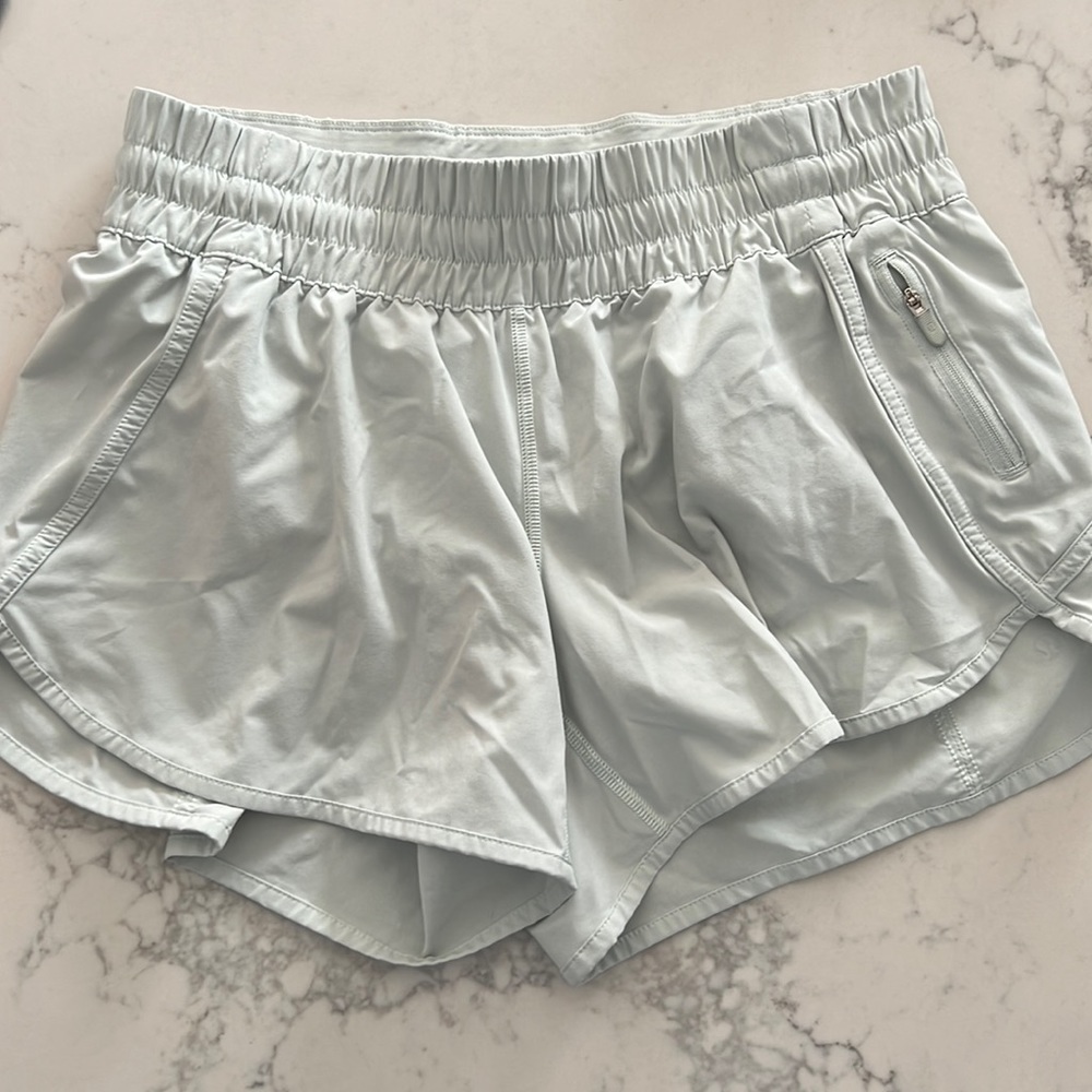 Lululemon Tracker LR Short 4”